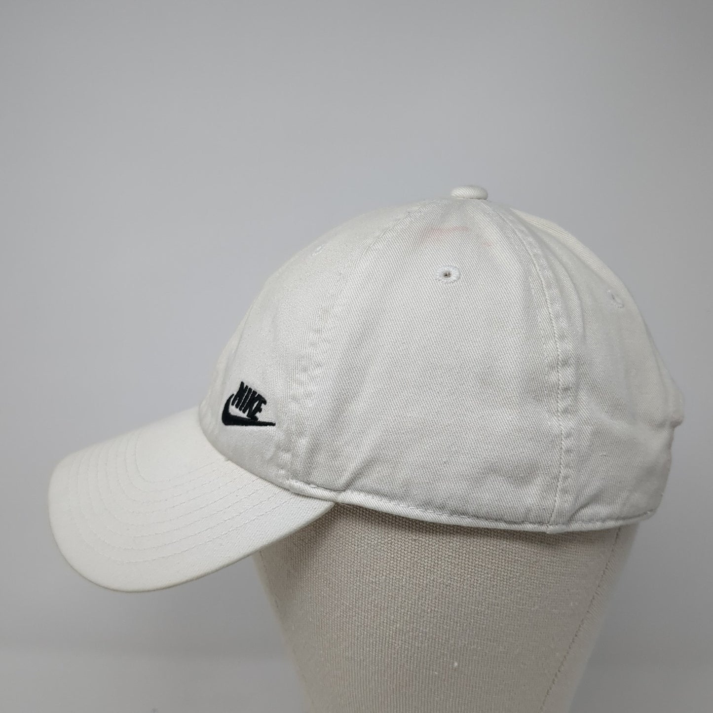 Nike Slideback Baseball Cap Beige One Size Adjustable Embroidered Heritage86