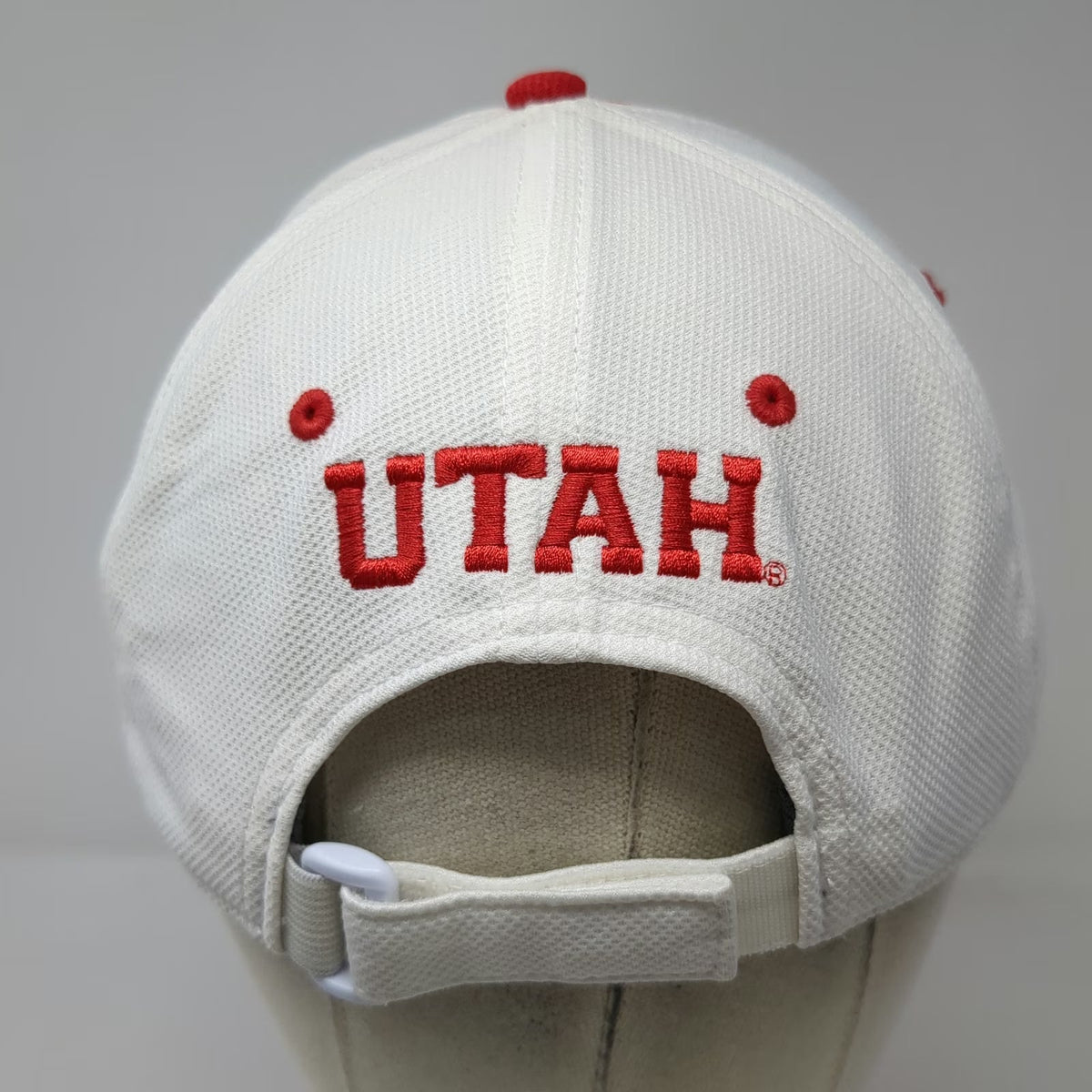 Under Armour Utah Utes NCAA 5 Panel White Hat One Size Strapback Iso-Chill