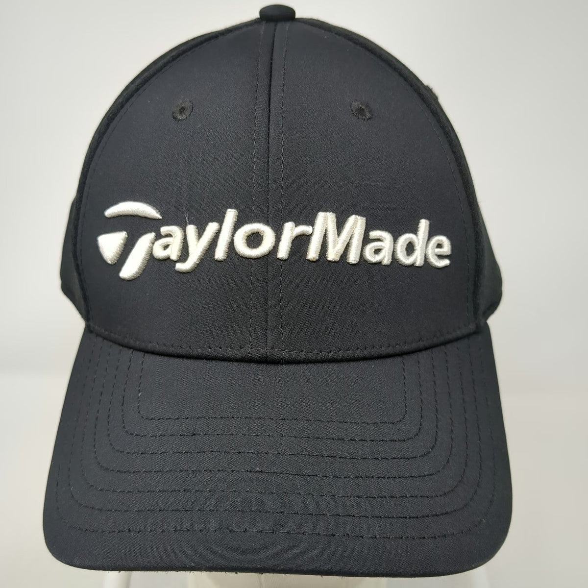 TaylorMade Baseball Cap Black XL Mesh Stretch Fit A-Flex Embroidered Golf Hat