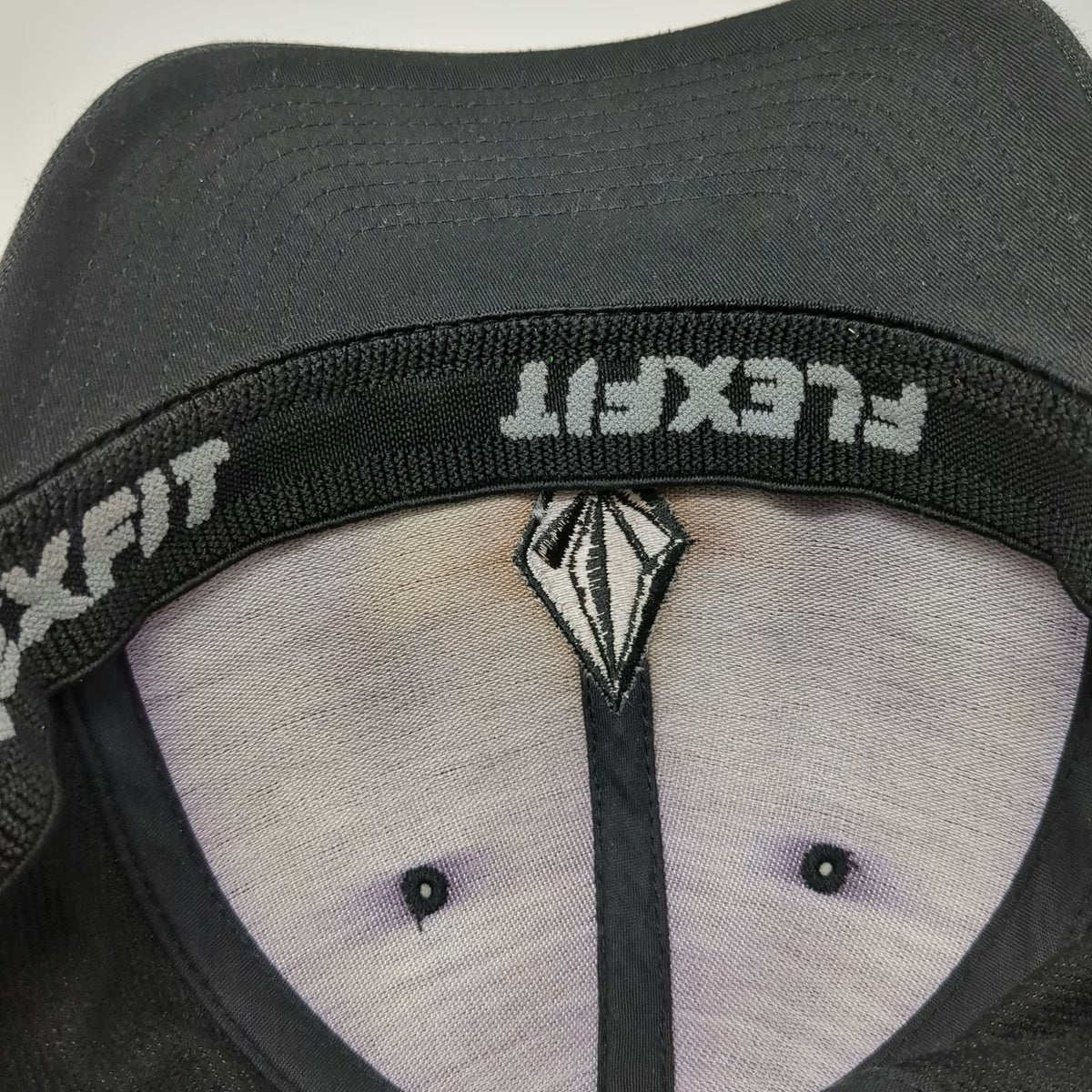 Volcom Baseball Cap Gray M Fitted Flexfit Embroidered Stone Logo Heathered Hat