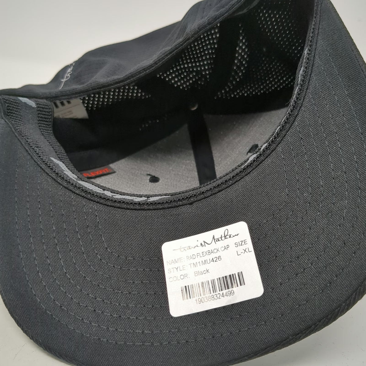 Travis Mathew Capita Logo Black XL Baseball Cap Flexfit Polyester Curved Hat