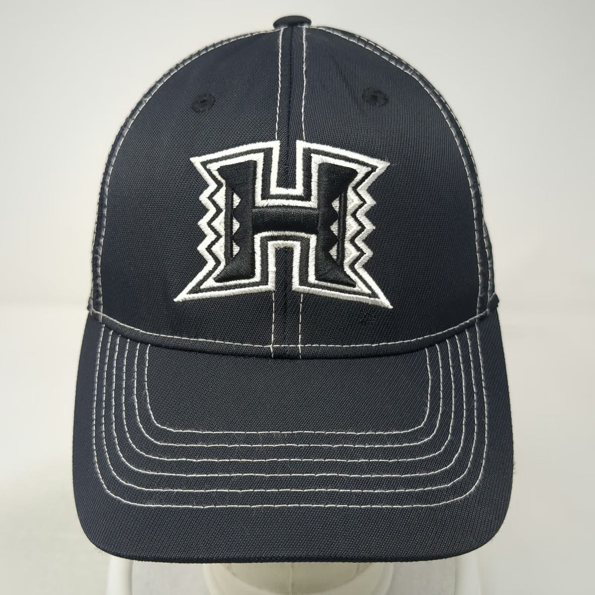 Hawaii Warriors NCAA Top of the World Cap Black M Contrast Stitch One Fit Hat
