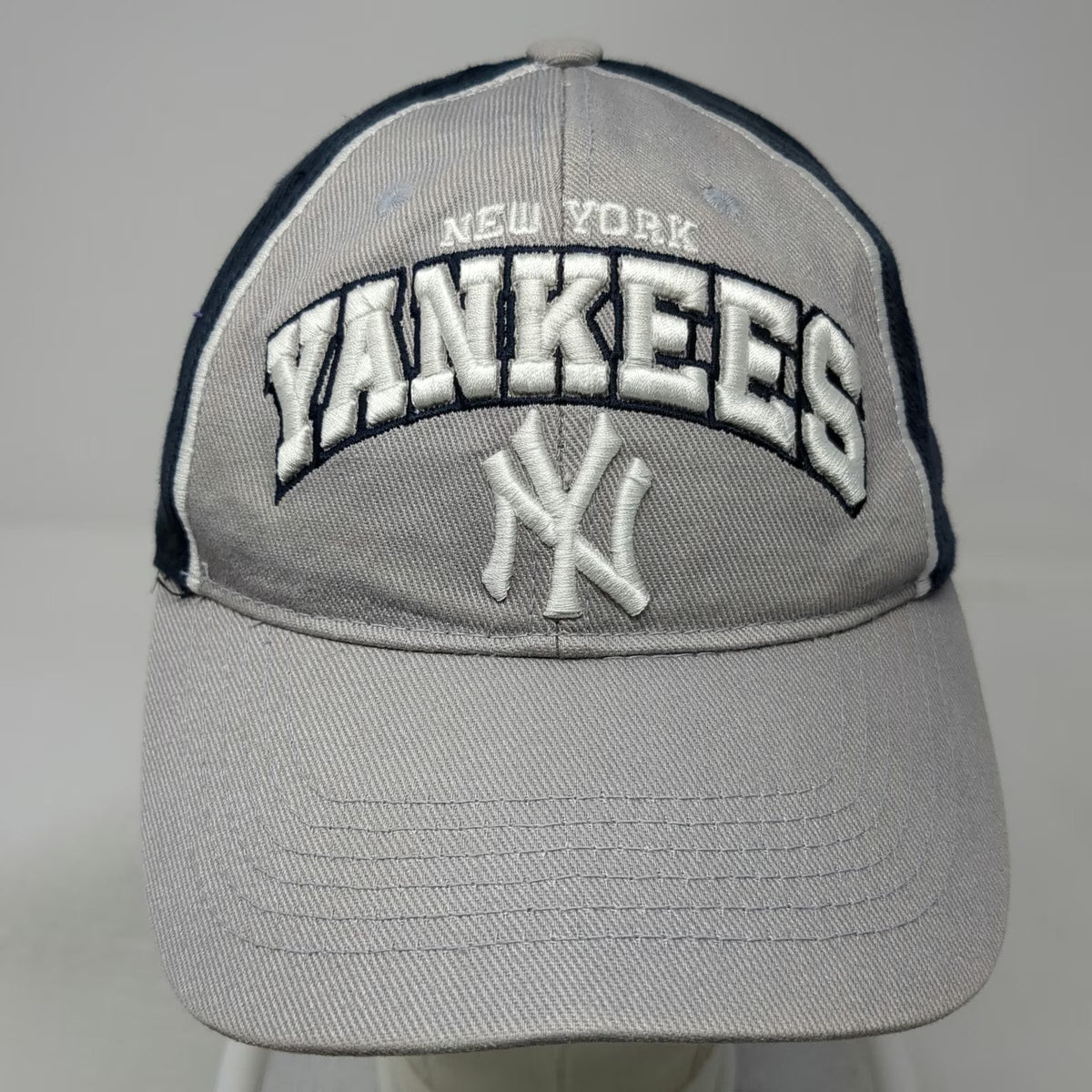 Fan Favorite New York Yankees MLB Baseball Cap Gray Blue One Size Strapback Hat