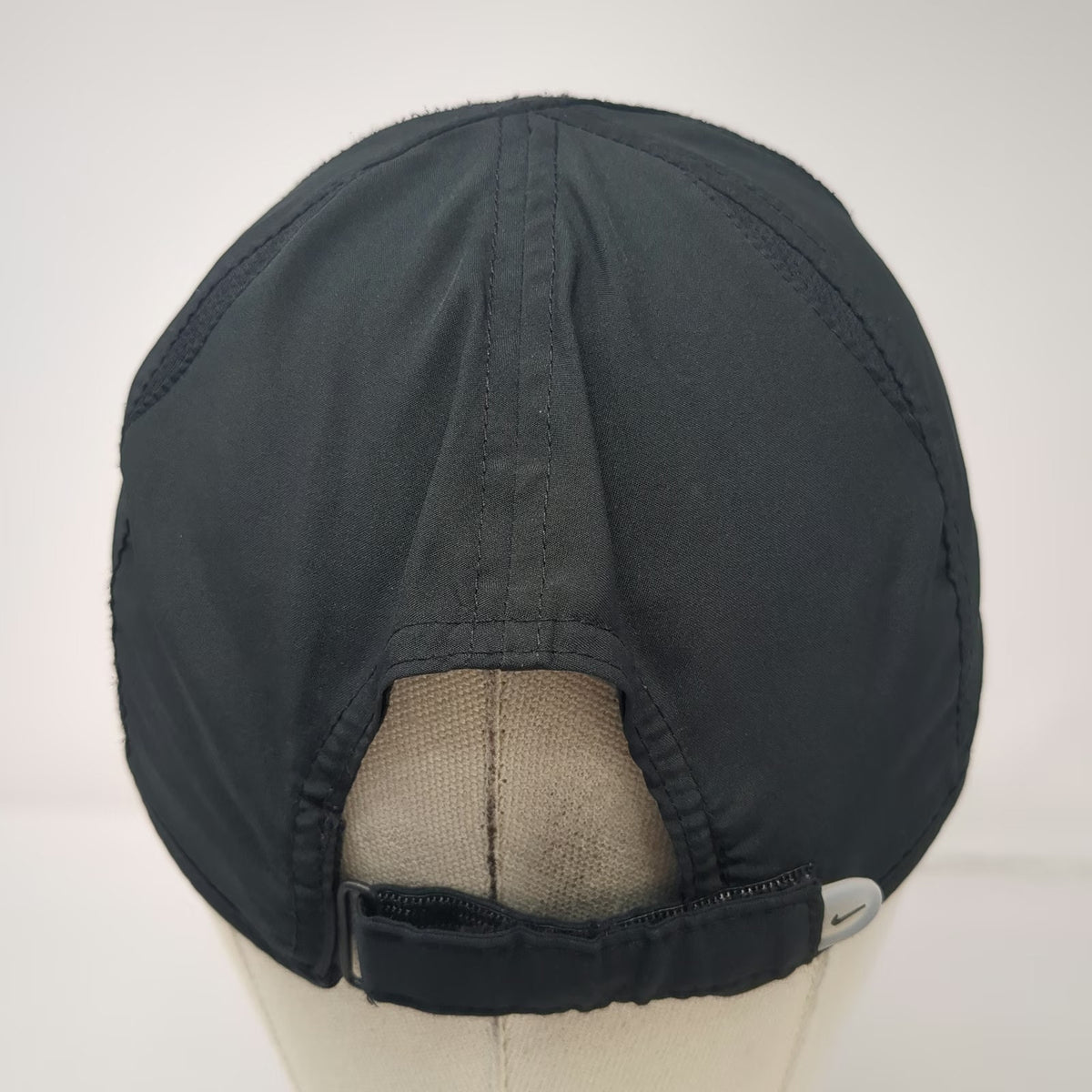 Nike Baseball Cap Black One Size Dri-Fit Featherlight Swoosh Logo Strapback Hat