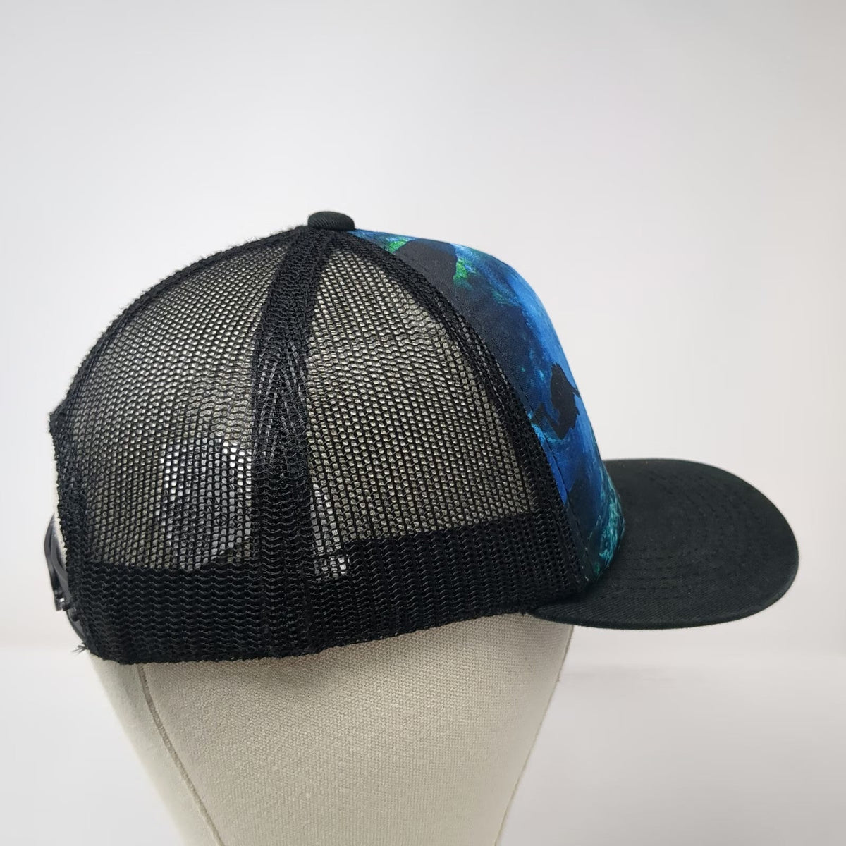 Old Navy Trucker Hat Blue Black One Size Scuba Diver Underwater Graphic Snapback