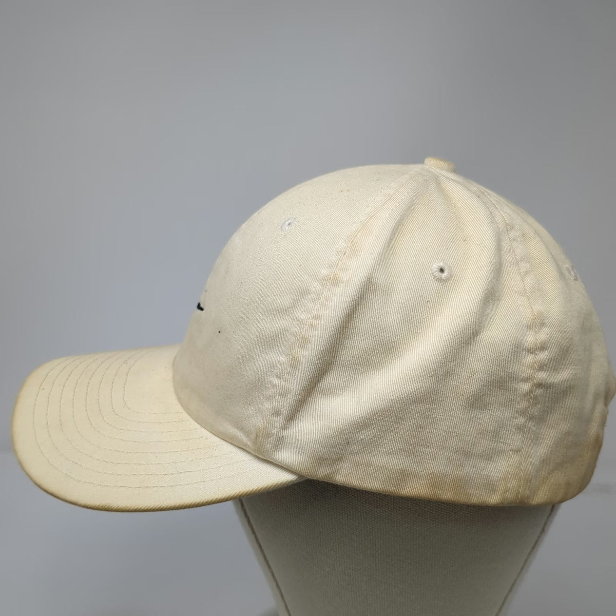 Nike Baseball Cap Beige Vintage Embroidered Swoosh Logo Slideback Cotton Hat