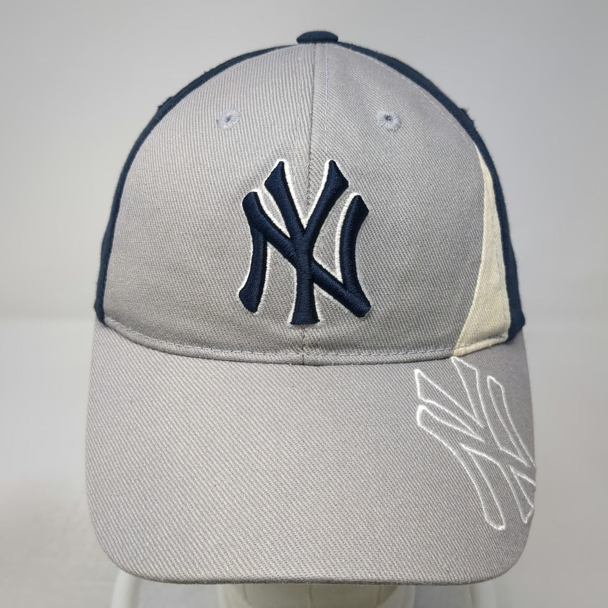 New York Yankees MLB Fan Favorite Baseball Cap Gray Blue One Size Strapback