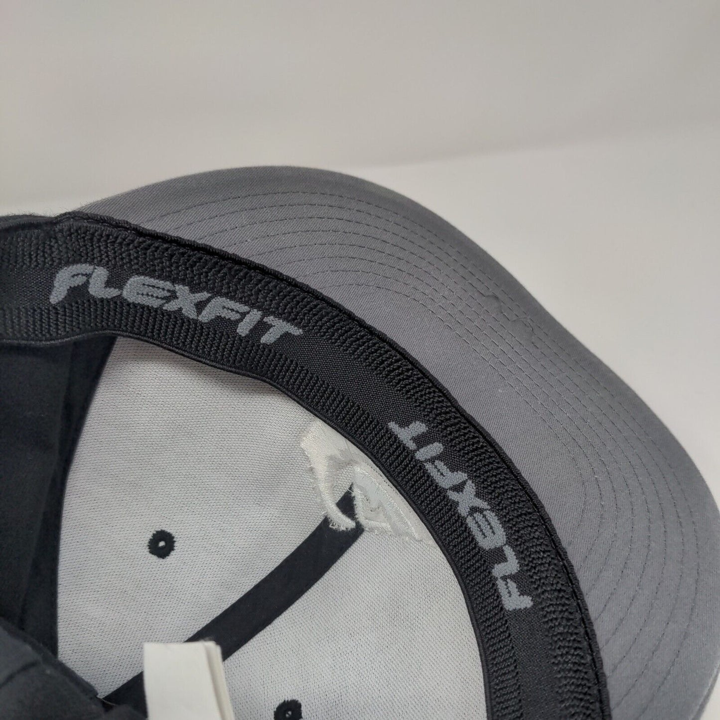 Quiksliver Fitted Hat Black Large/XL Embroidered Flexfit Colorblock