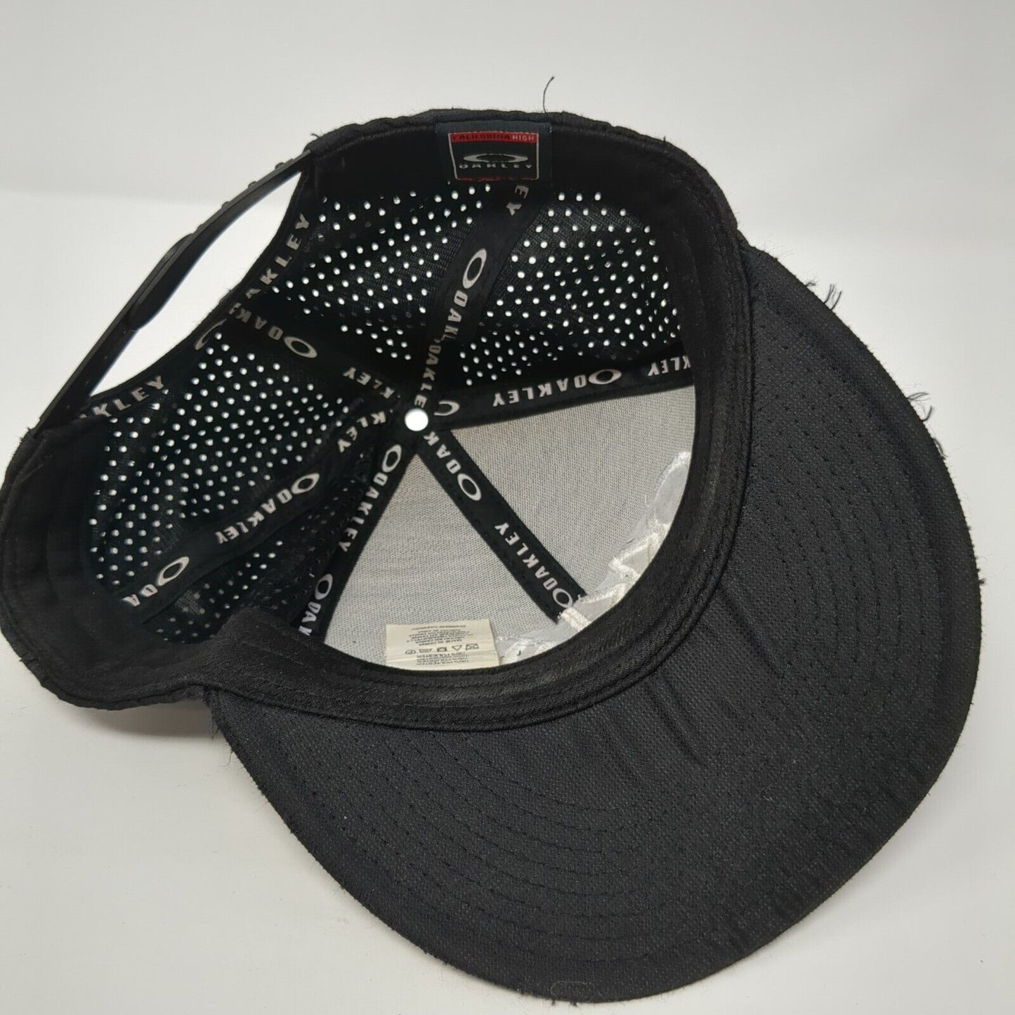 Oakley Snapback Hat Black One Size Adjustable Embroidered Laser Cut