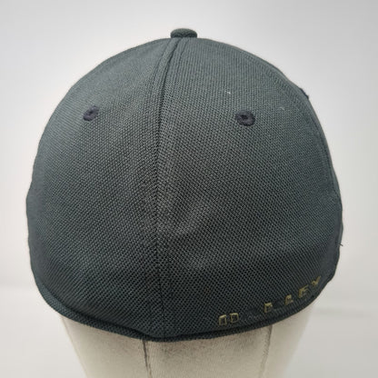 Oakley Baseball Cap Gray M Flexfit Metallic Logo Classic Mid Mesh Texture hat
