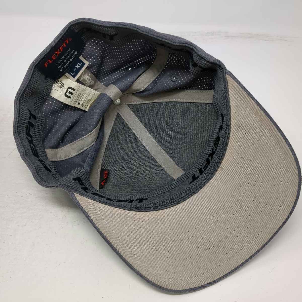 TravisMathew Baseball Cap Gray XL Flexfit Textured Side Logo Back Script Hat