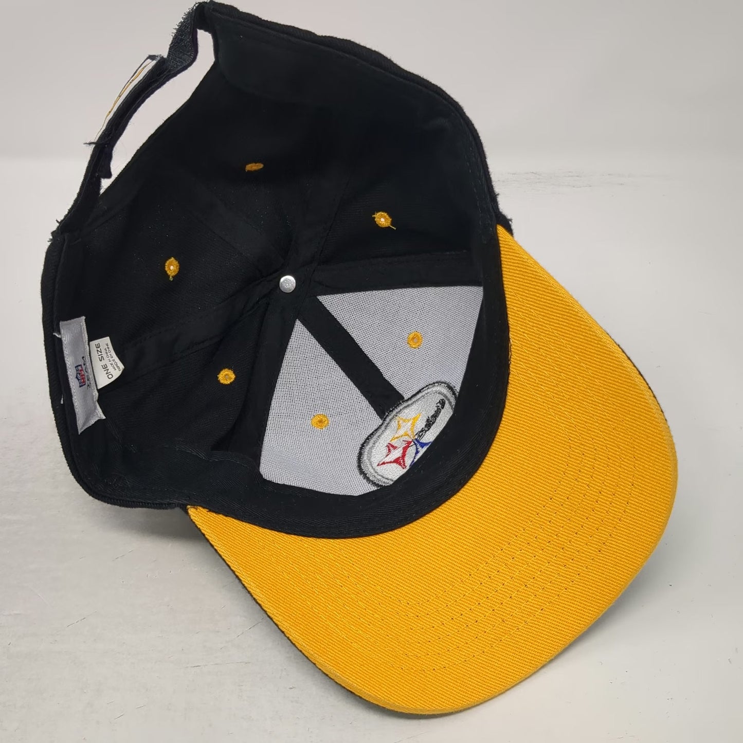 NFL Team Apparel Pittsburgh Steelers Black One Size Baseball Cap Hat Curved Brim