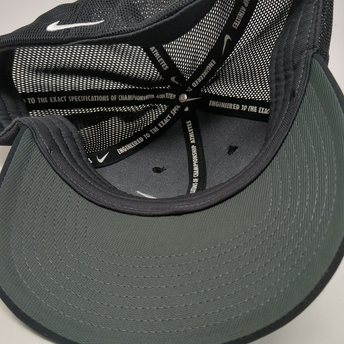 Nike Baseball Cap Black One Size Fitted Mesh Back Swoosh Structured Golf Hat