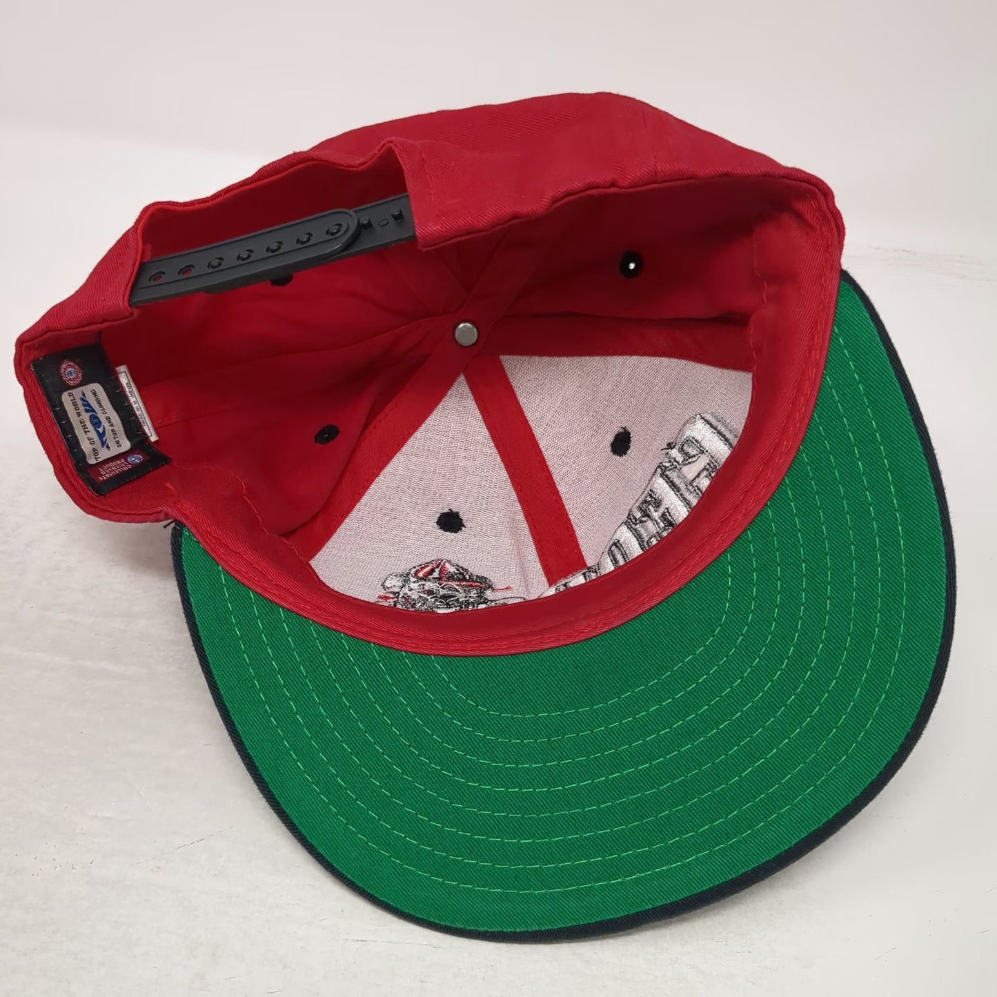 Top of the World Georgia Bulldogs NCAA Snapback Red One Size Green Underbrim Hat