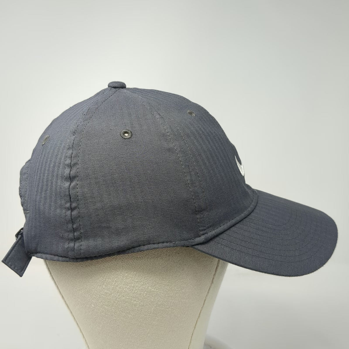 Nike Baseball Cap Gray OSFM Slideback Swoosh Golf Herringbone Curved Bill hat