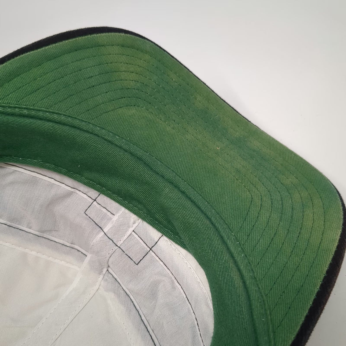 Nike Baseball Cap Hat One Size Beige Brown Golf 18 Patch Strapback Green Brim