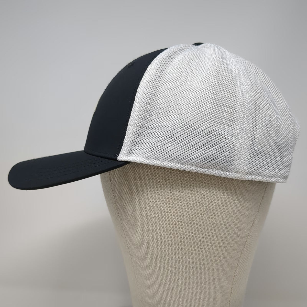 Under Armour Trucker Hat Black One Size Mesh Snapback Diamond Patch Curved Brim