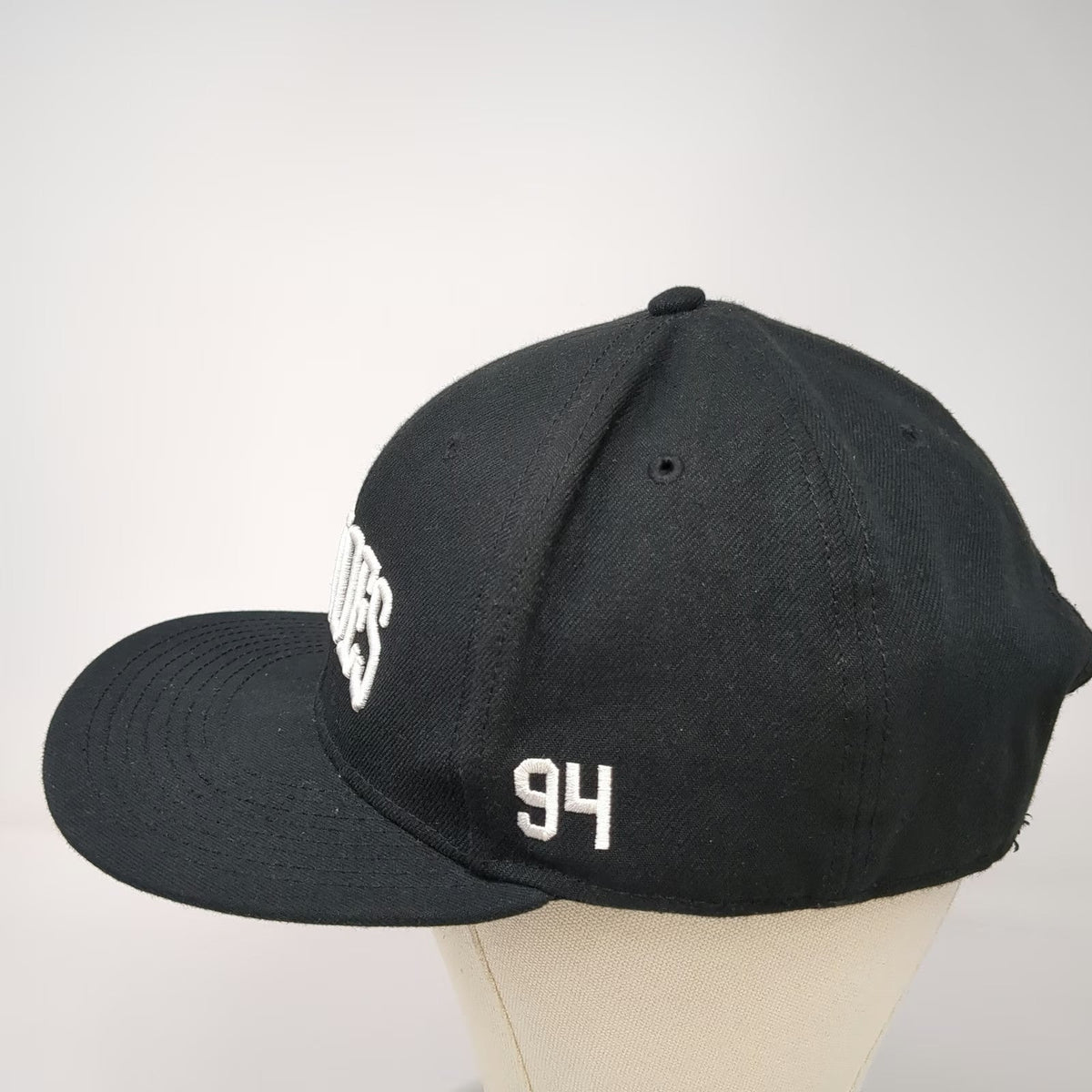 DC Shoes Snapback Hat Black OSFM Embroidered Logo Flat Brim 94 Skatewear OSFM