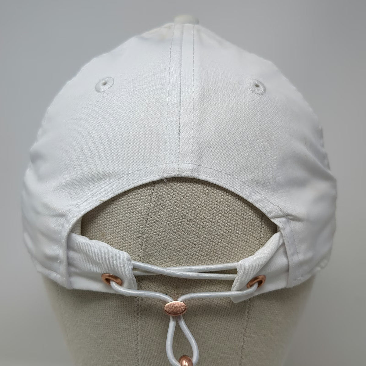 Black Clover Baseball Cap White OSFM Live Lucky Journeys Mountain Slideback Hat