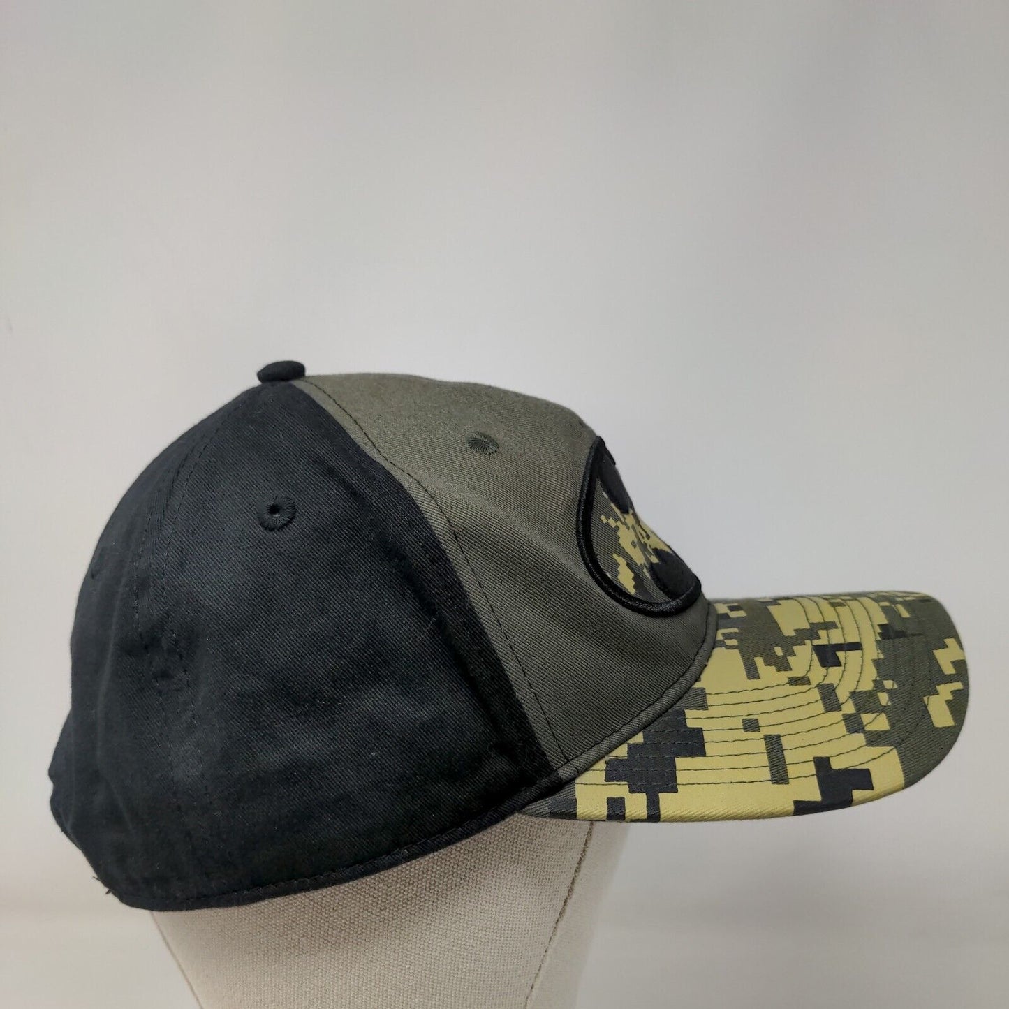Six Flags Snapback Hat Camouflage OSFA Adjustable Embroidered 6 Panel Cotton