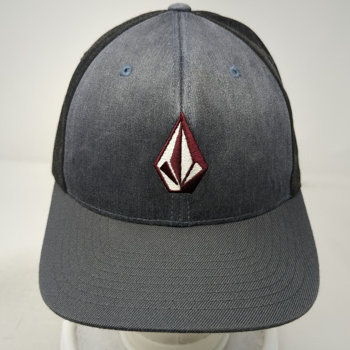 Volcom Baseball Cap Gray Black XL Flexfit Stone Logo Embroidered Hat Structured