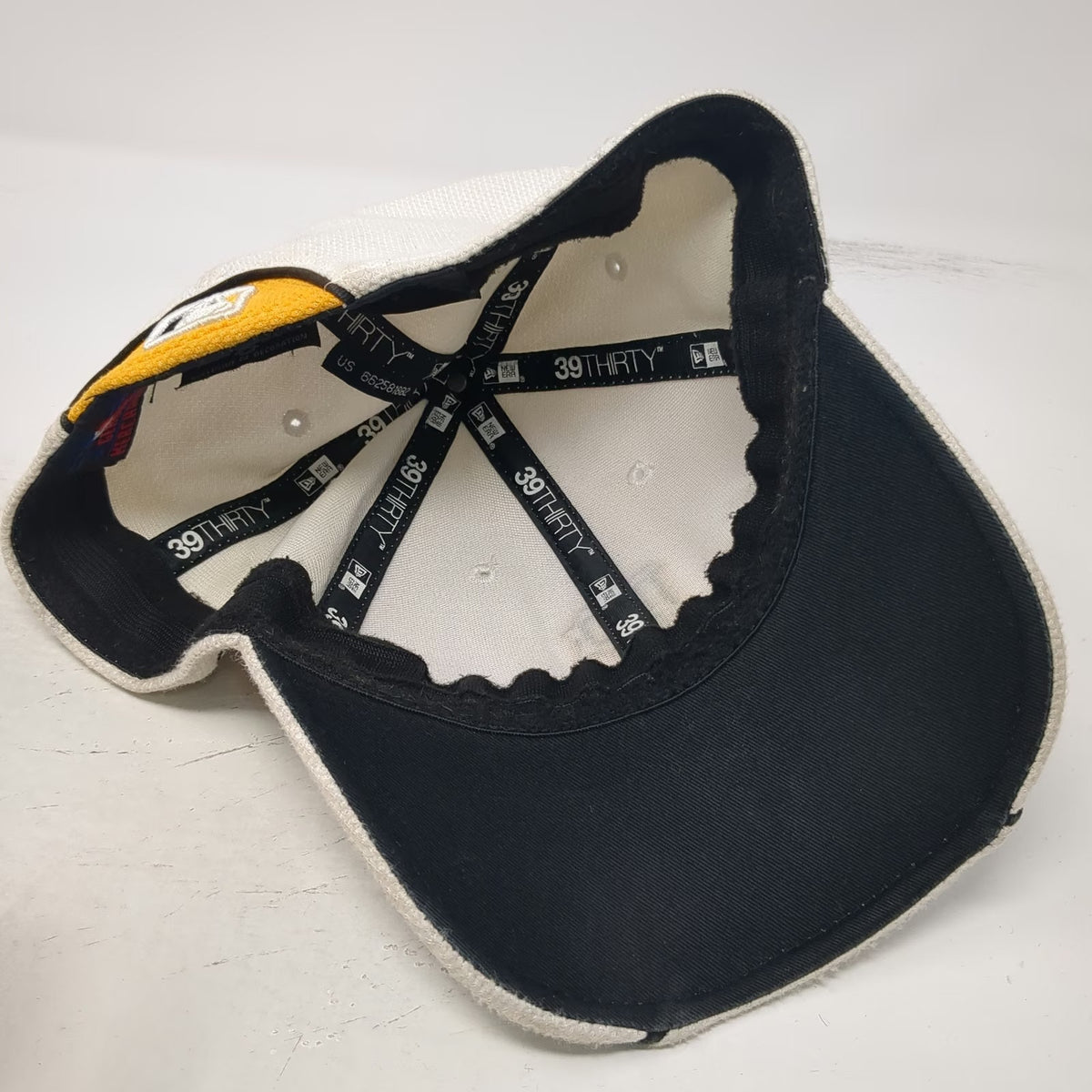 New Era Pittsburgh Pirates MLB Baseball Cap White Black Gold XL Stretch Fit Hat