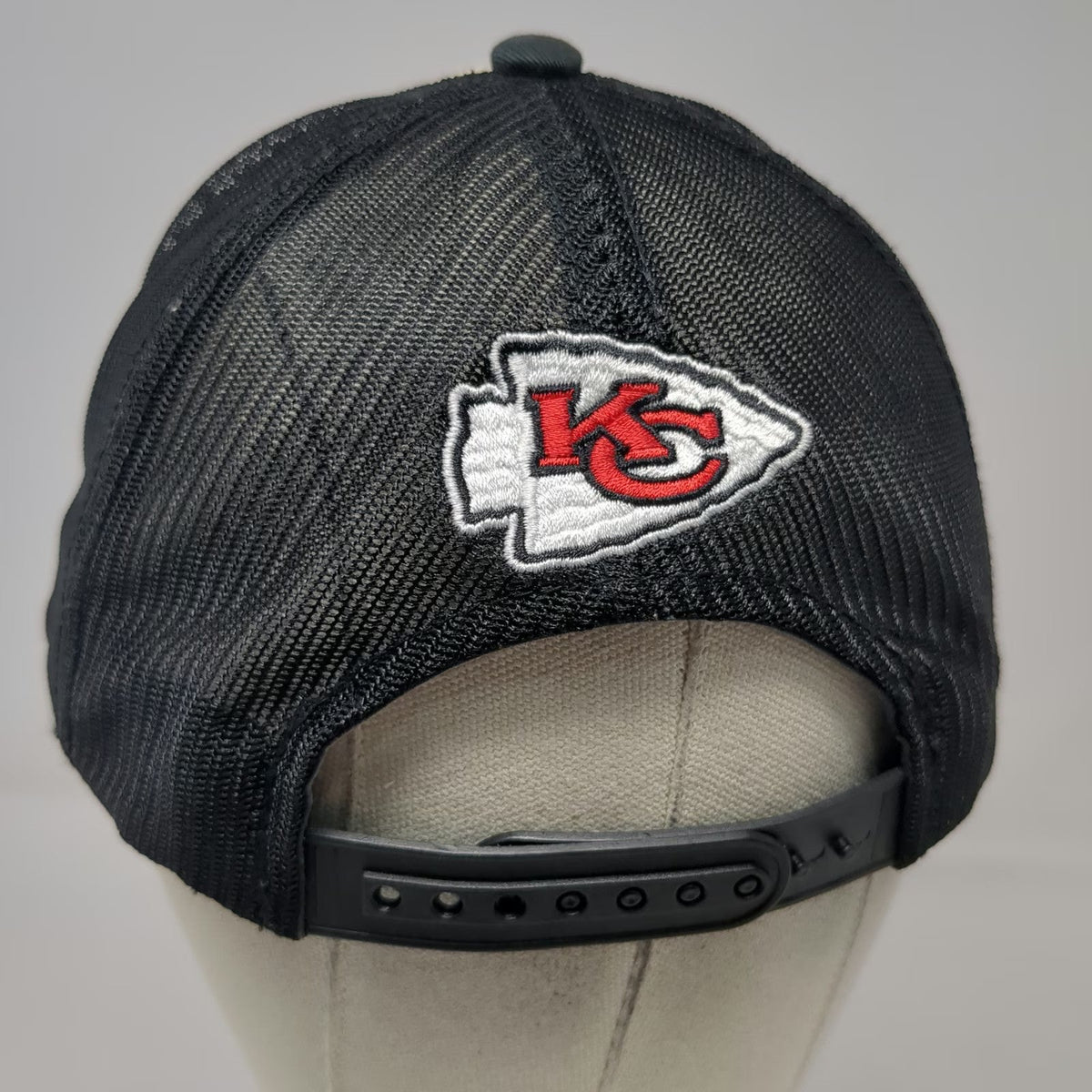 Reebok Trucker Hat White Red Black One Size NFL Kansas City Chiefs Football