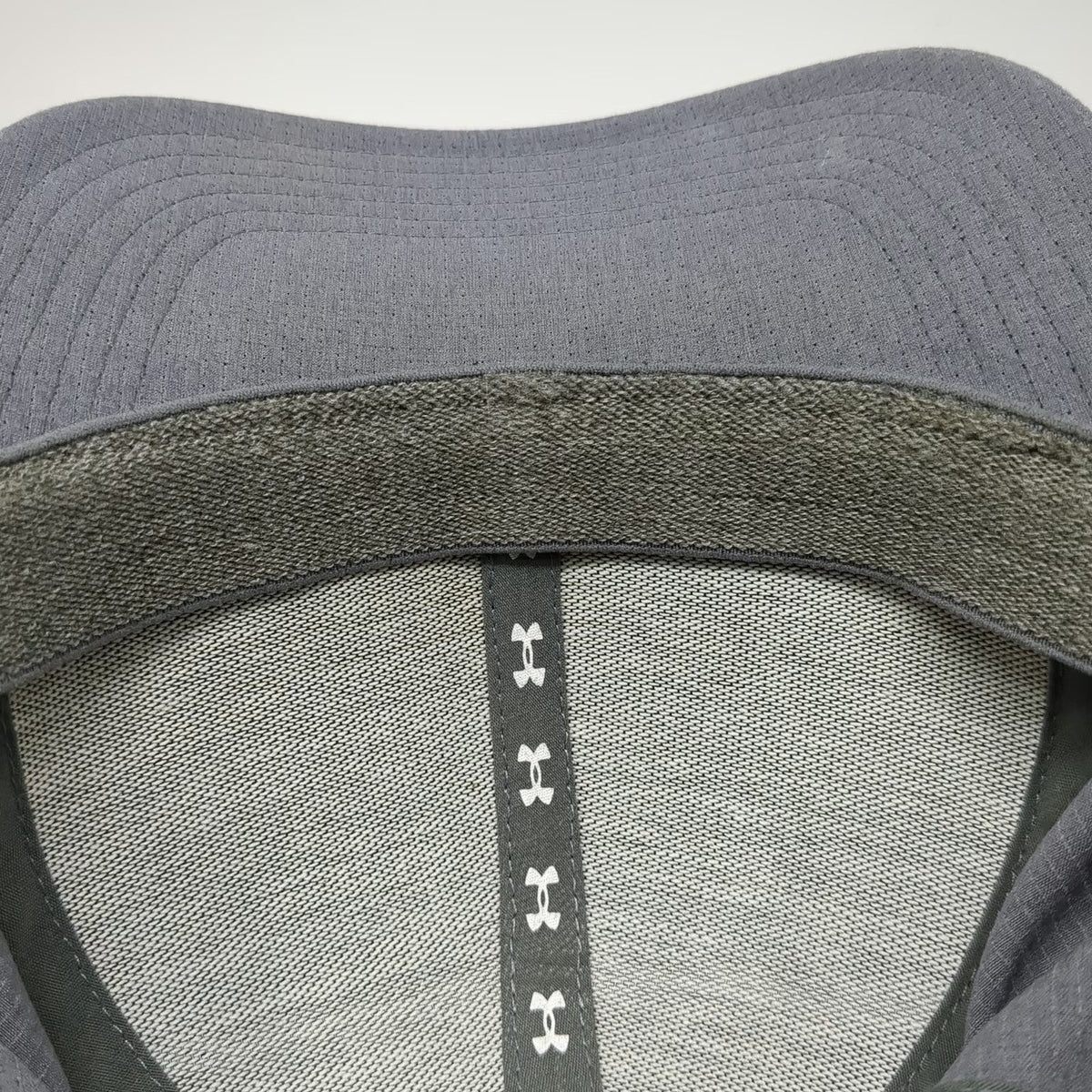 Under Armour Baseball Cap Gray L Fitted Textured Polyester Moisture Wicking Hat