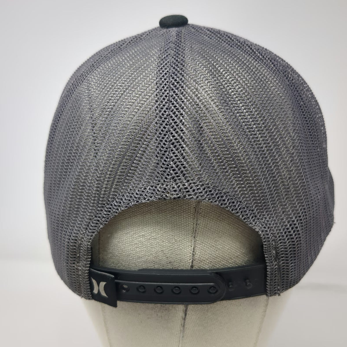 Hurley Trucker Hat Black One Size Mesh Snapback Flat Brim Yupoong Surf Logo