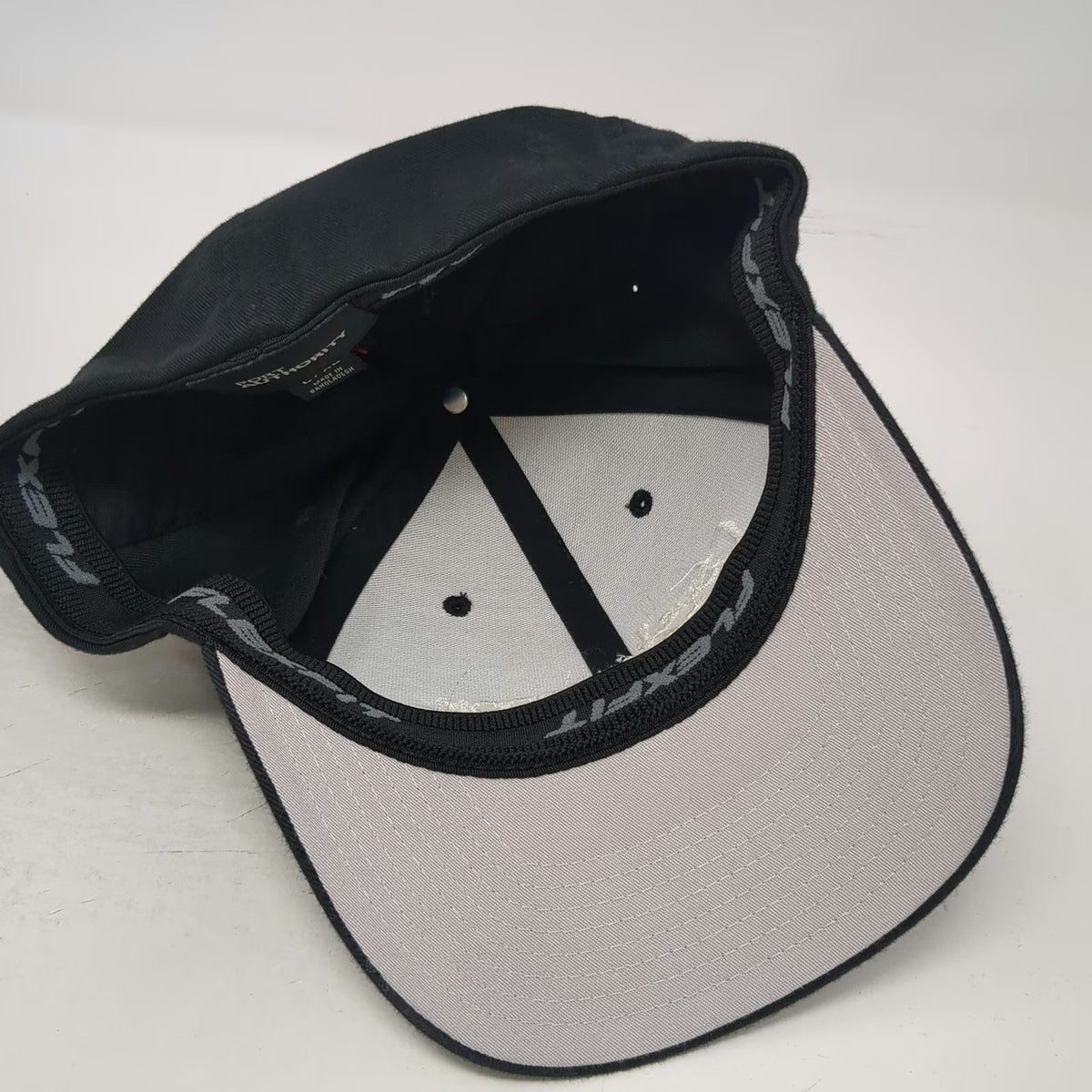 Port Authority Baseball Cap Black XL Live Poker Room Fitted Flexfit Curved Hat