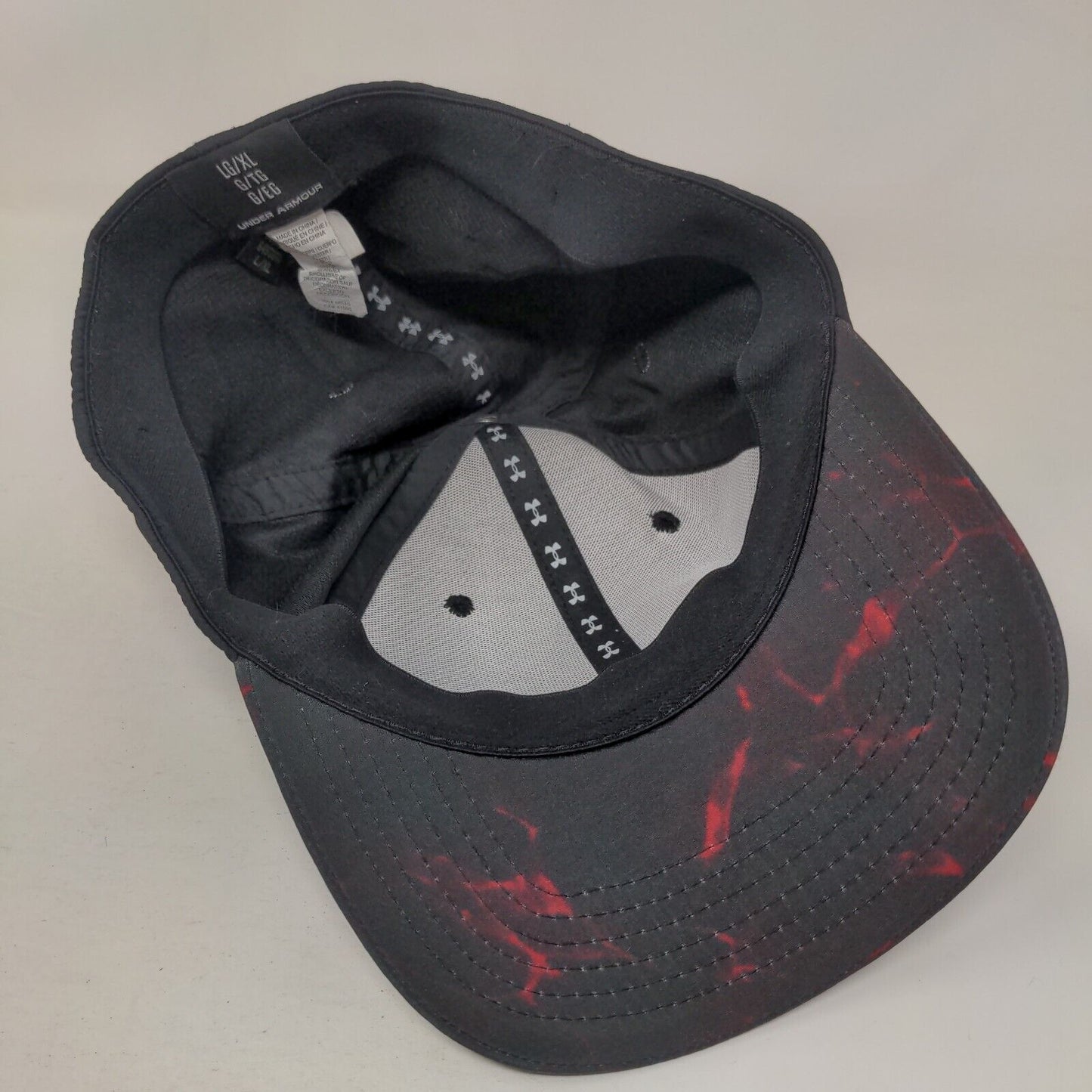 Under Armour Fitted Hat Black Large/XL Embroidered Logo Vent Holes