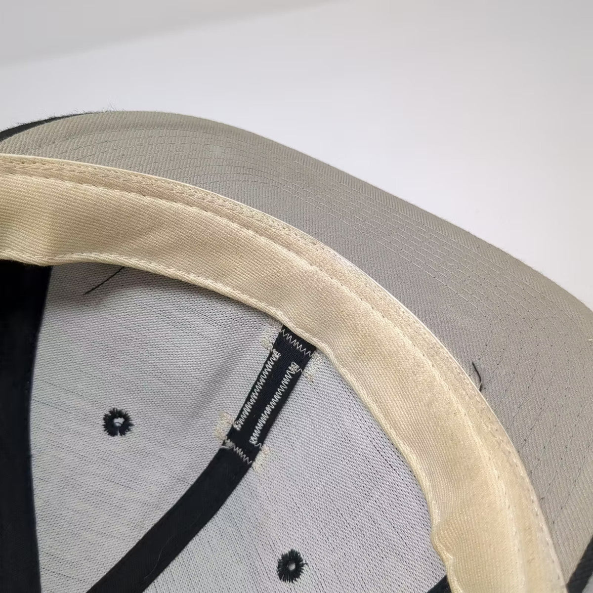 Richardson Pro Model Snapback Hat Black Beige Block I Logo Size L Gray Brim