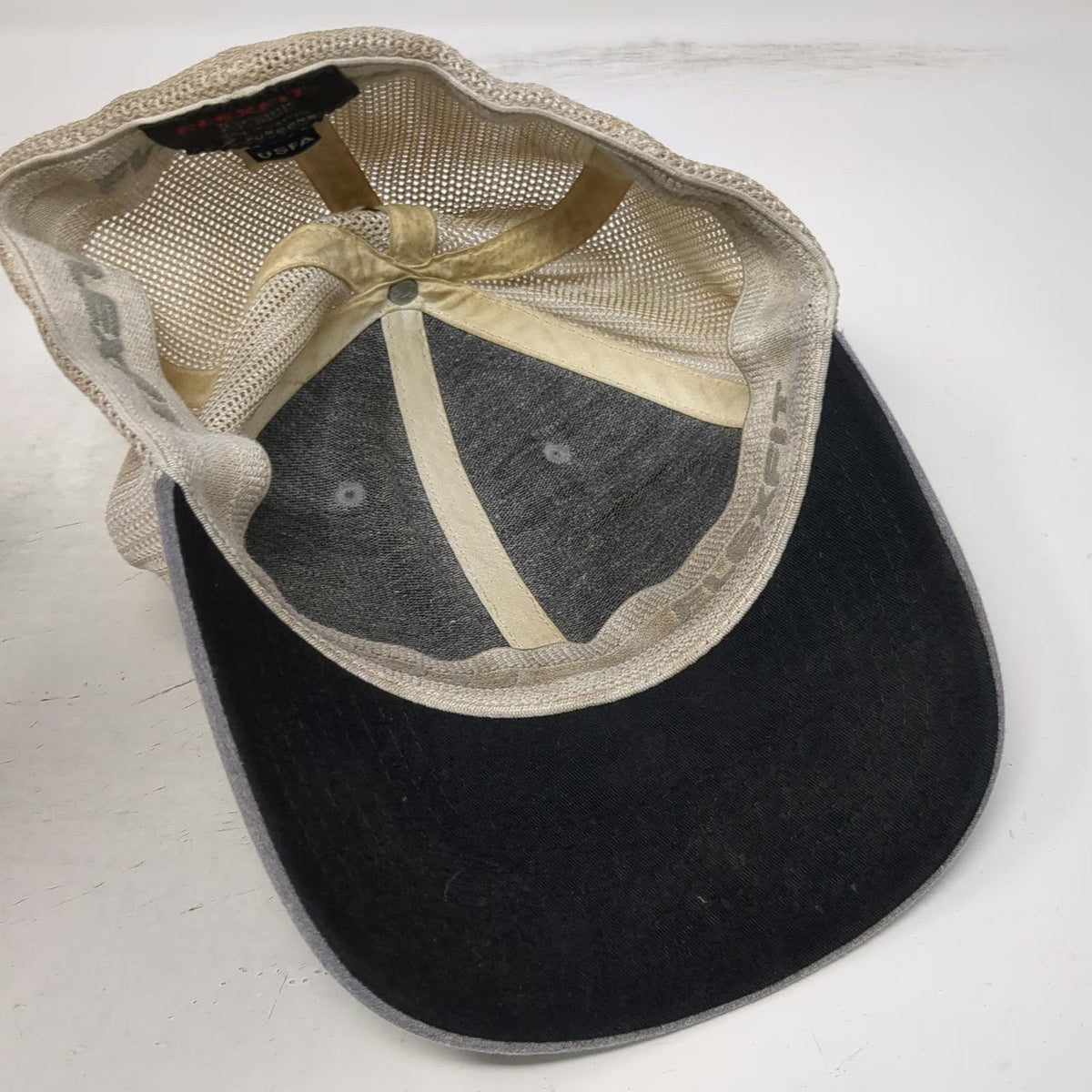 Flexfit Yupoong Baseball Cap Gray One Size Mesh Back Metal Fish Stretch Fit Hat