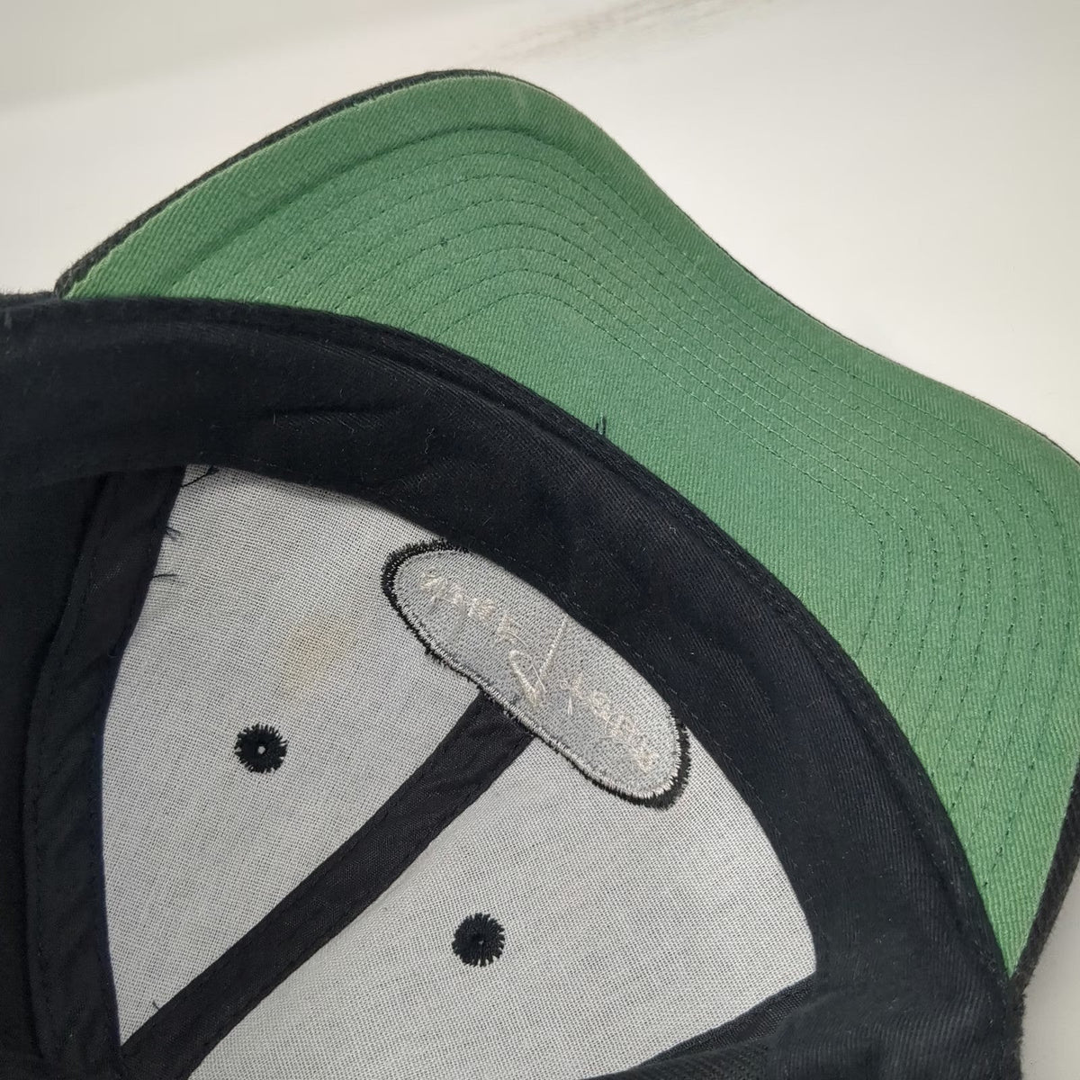 Nike Baseball Cap Black One Size Golf 1 Tour Strapback Green Underbrim Hat