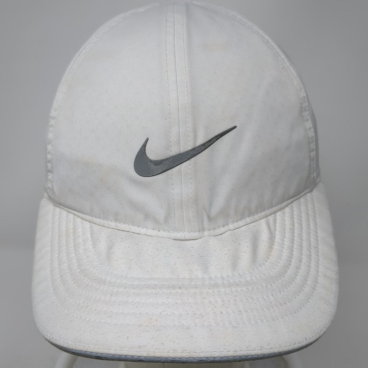 Nike Baseball Cap White One Size Dri-Fit Featherlight Swoosh Logo Strapback Hat