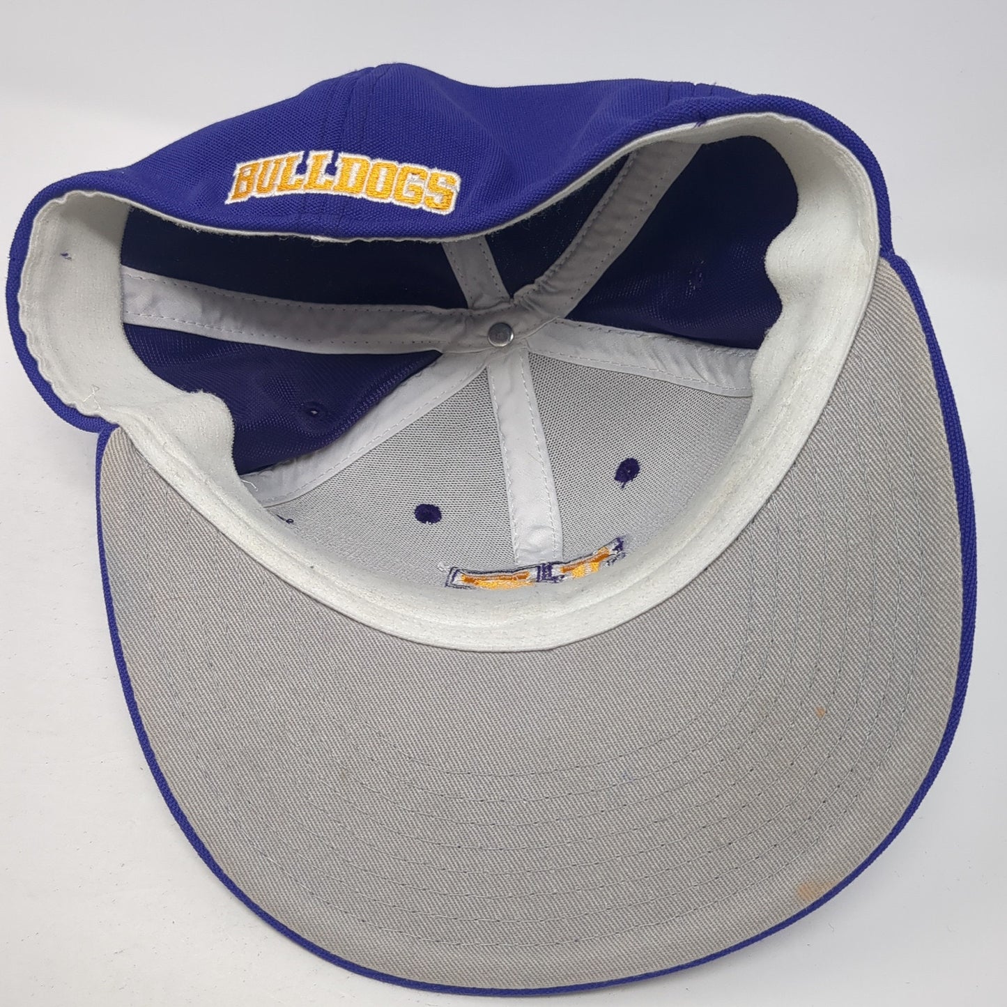 K Bulldogs Fitted Baseball Cap Purple Small Lightweight Embroidered The Game Pro