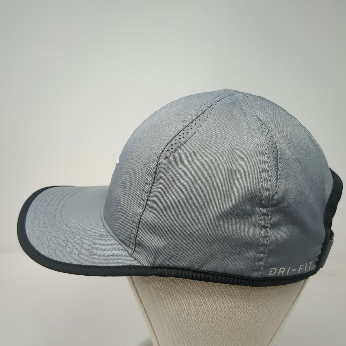 Nike Baseball Cap Gray One Size Dri-FIT Featherlight Strapback Hat Swoosh Golf