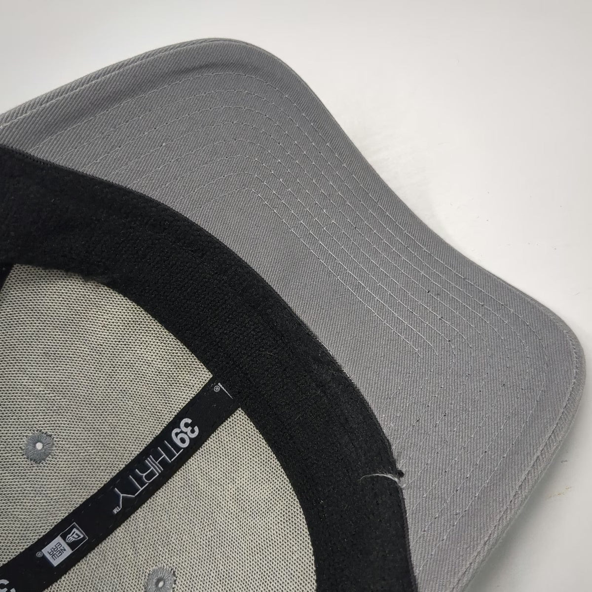 New Era Seattle Seahawks NFL Gray Cap L Mesh Back Stretch Fit 39THIRTY Logo Hat