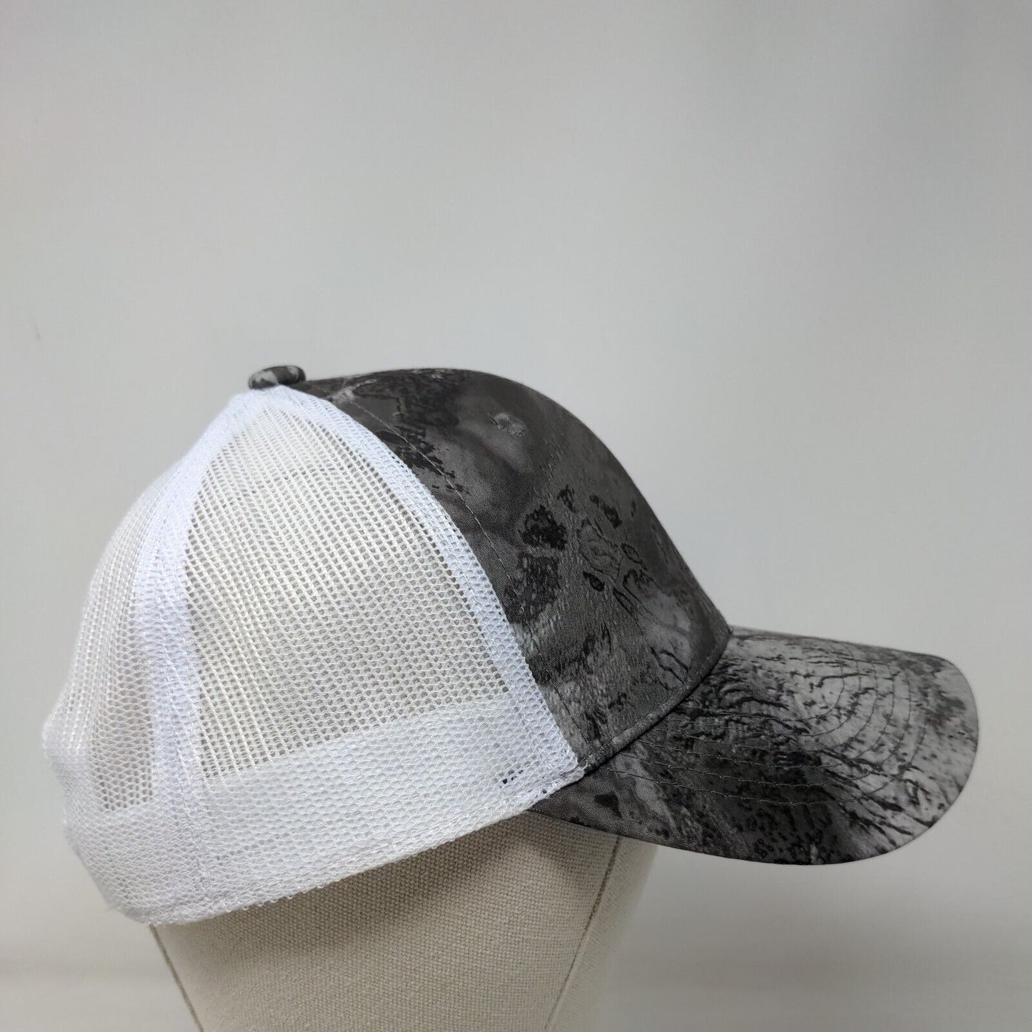 Realtree by Outdoor Cap Snapback Mesh Back Trucker Hat Multi OSFM Camo