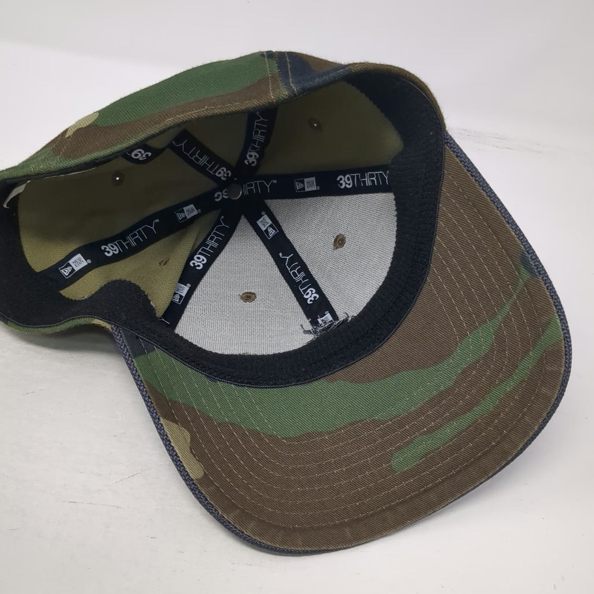 New Era 39THIRTY Baseball Cap Green Camo M Robinson Fresh Stretch Fit Hat