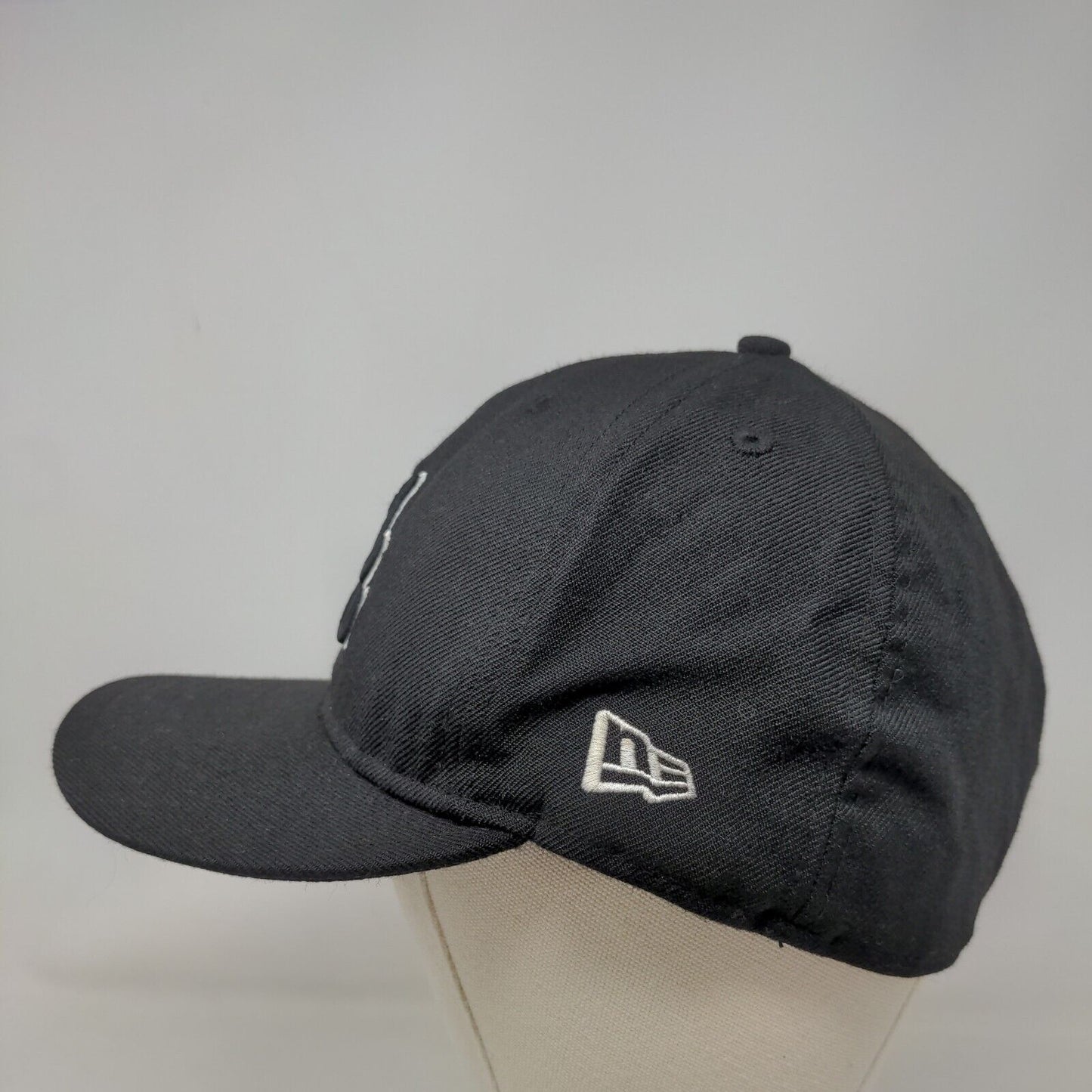 New Era Men's Fitted Hat Black 7 1/2 Embroidered Atlanta Braves Logo 59Fifty