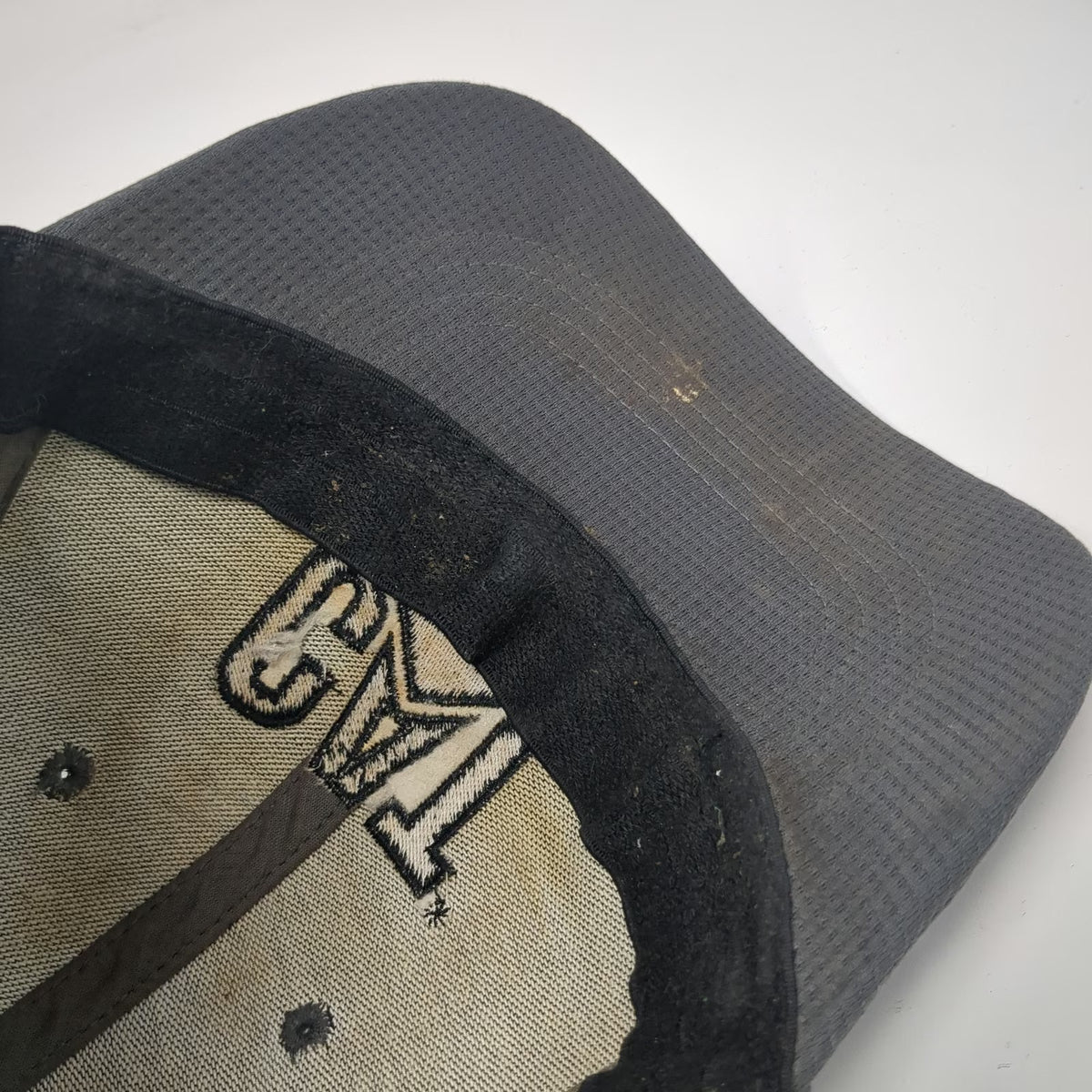 CAT Baseball Cap Gray L Bulldozer Western Equipment Stretch Fit Textured Hat