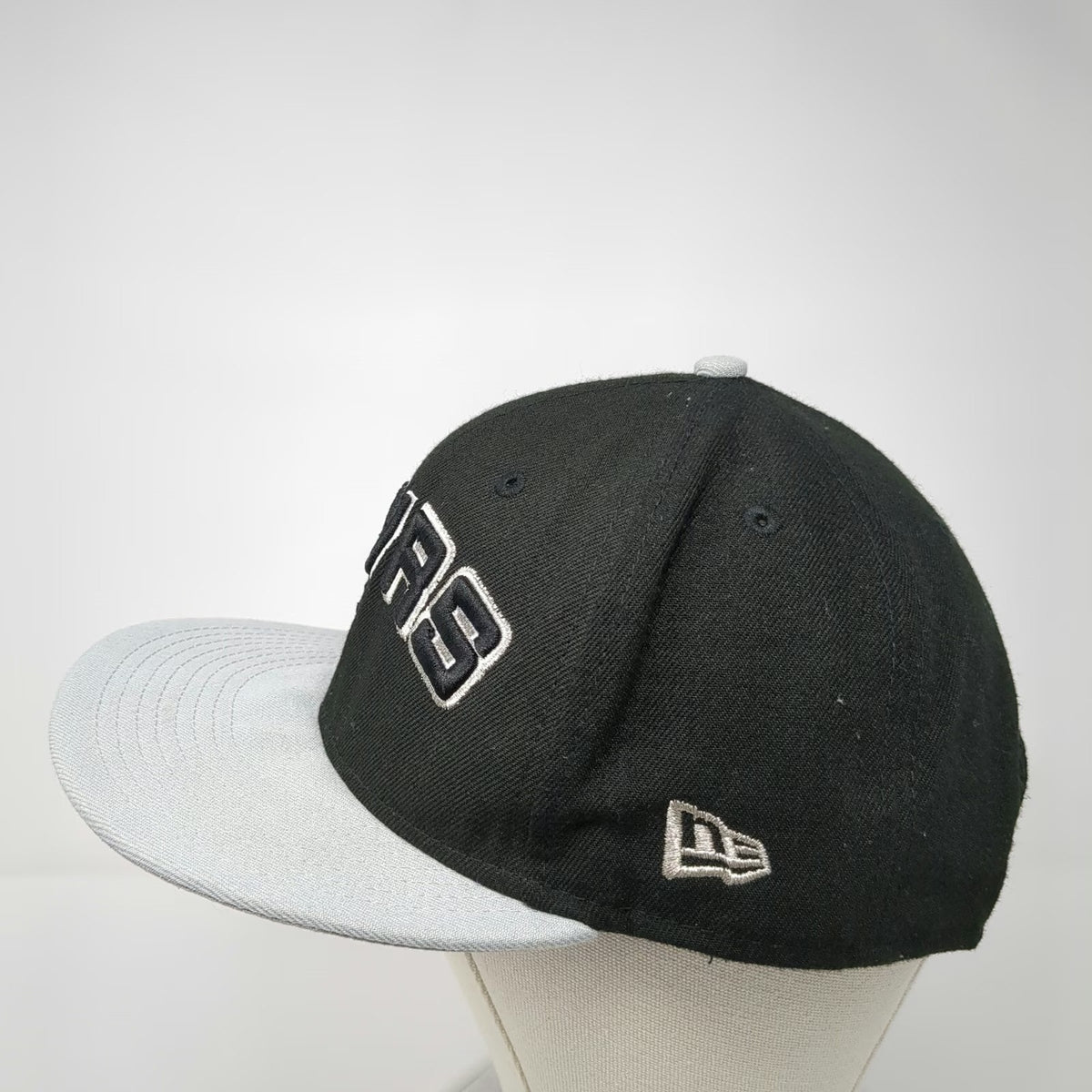 New Era San Antonio Spurs NBA Snapback Hat Black Gray One Size Flat Brim OSFM
