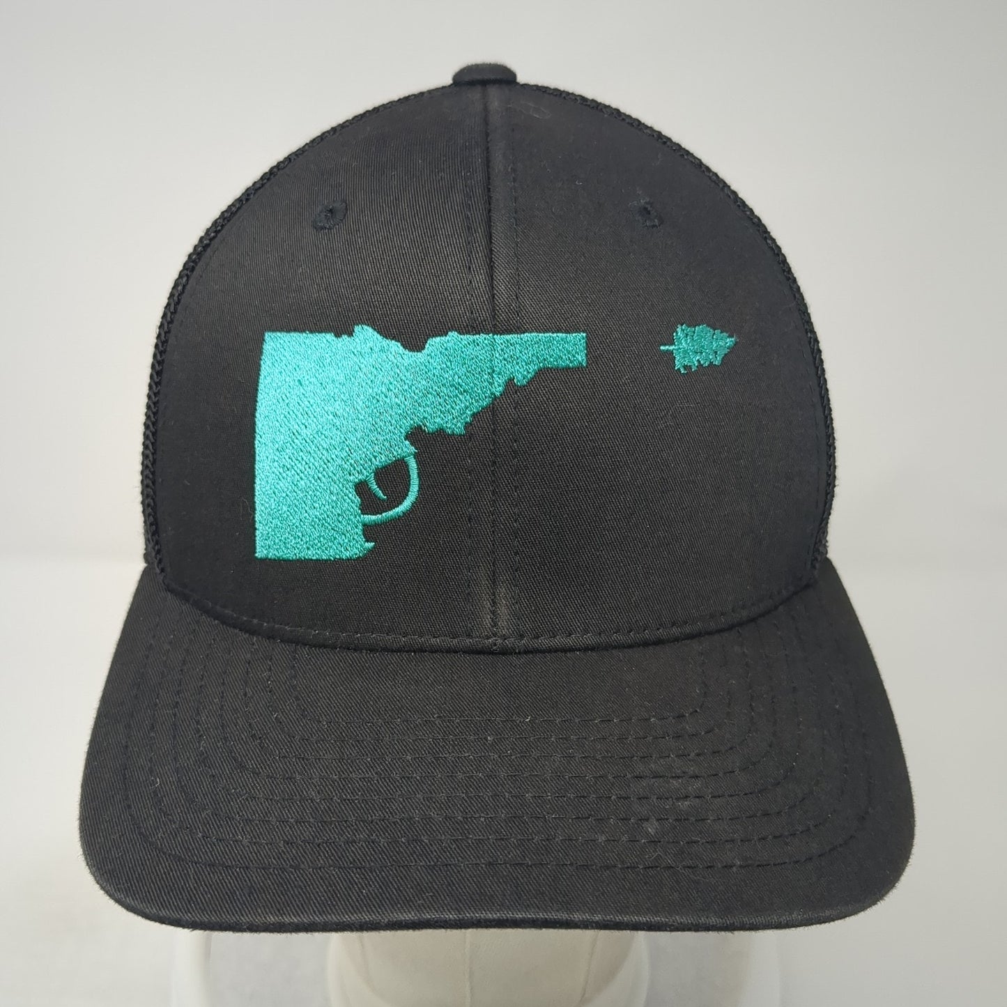 Idaho Gun Fitted Mesh Back Trucker Hat Black One Size Flexfit Yupoong