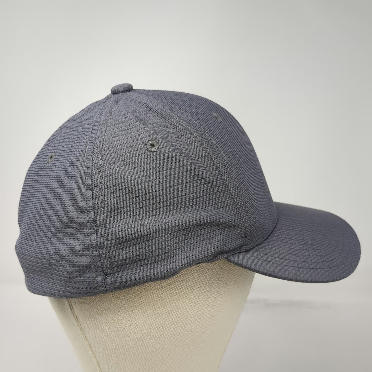 TravisMathew Baseball Cap Gray XL Flexfit Textured Side Logo Back Script Hat