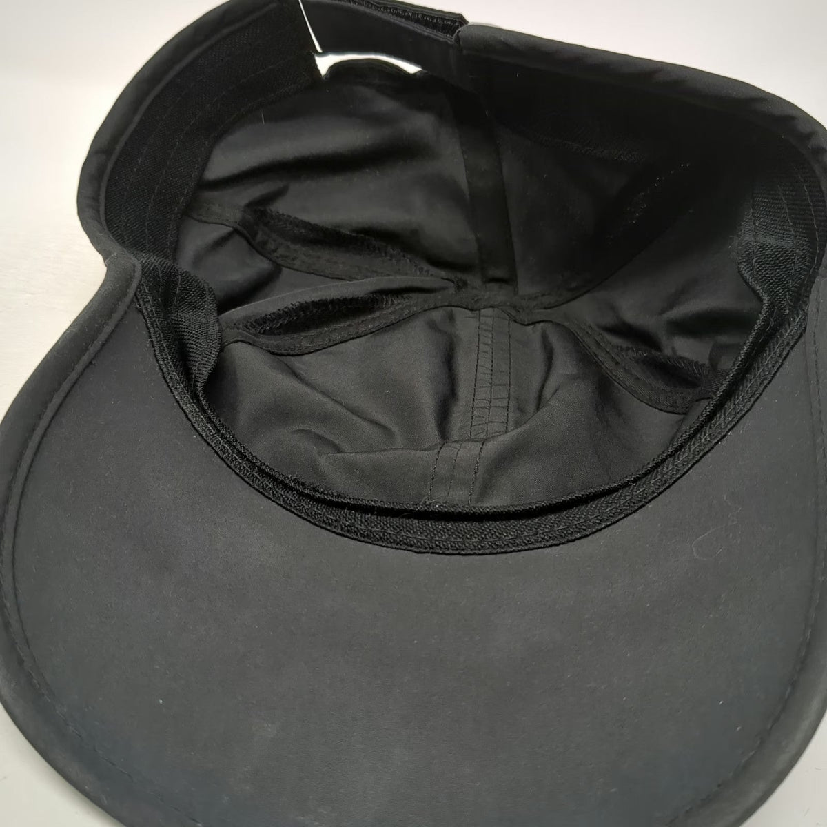 Nike Baseball Cap Black One Size Performance Fabric Strapback Swoosh Logo Hat