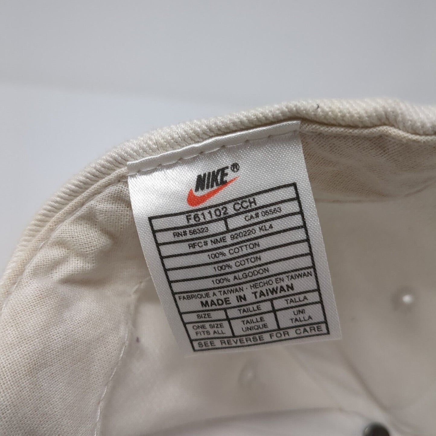 Nike Snapback Hat White One Size Adjustable Embroidered Swoosh 6 Panel