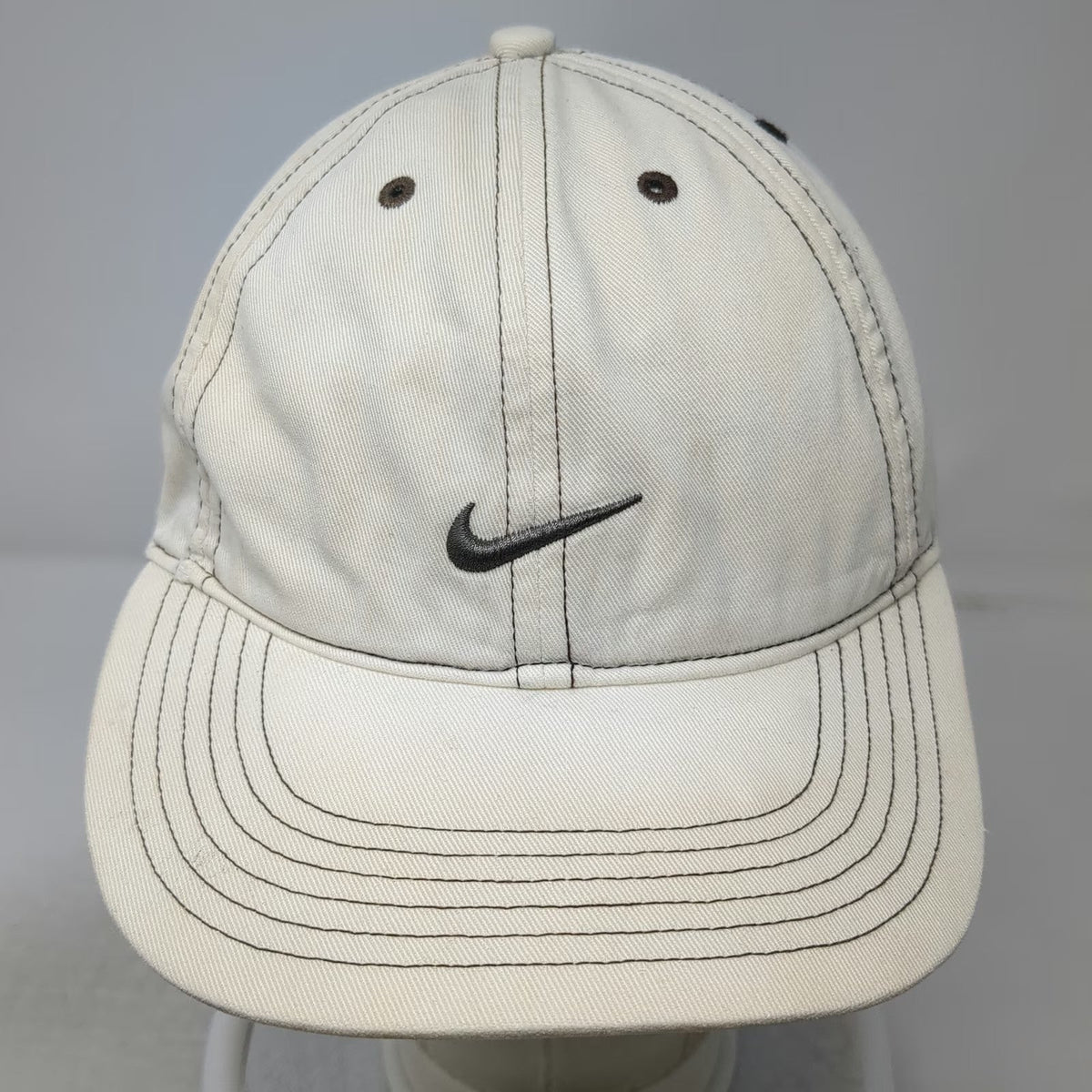Nike Baseball Cap White Black Contrast Stitching Adjustable Strap Hat Vintage