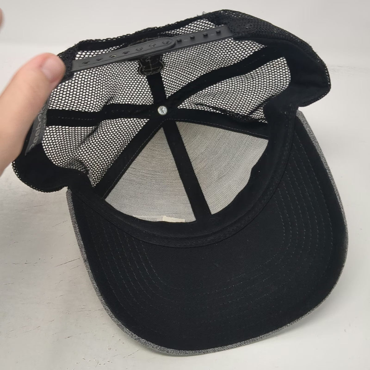 Chicago Blackhawks NHL Reebok Trucker Hat Gray Black One Size 2013 Stanley Cup