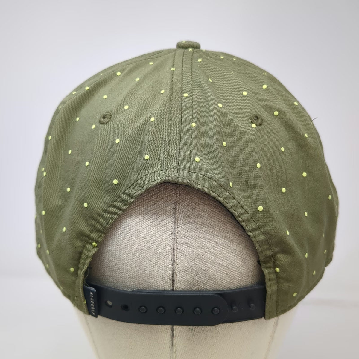 Nike Snapback Green One Size Polka Dot Golf Hat Swoosh Logo Dri-Fit Adjustable